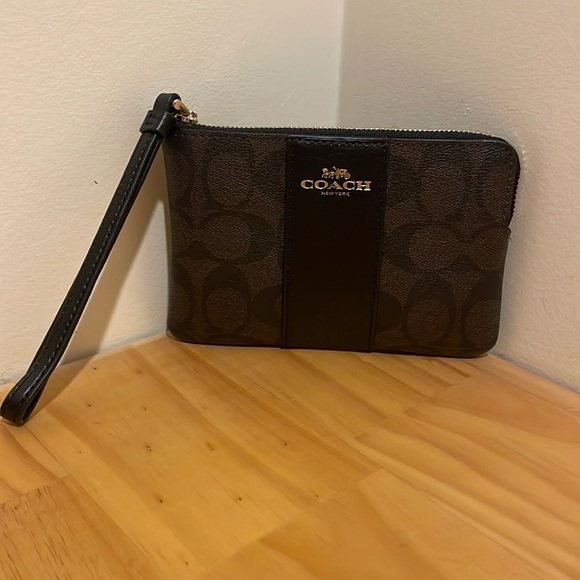 Coach Handbags - COACH SIGNATURE PVC LEATHER CORNER ZIP WRISTLET
